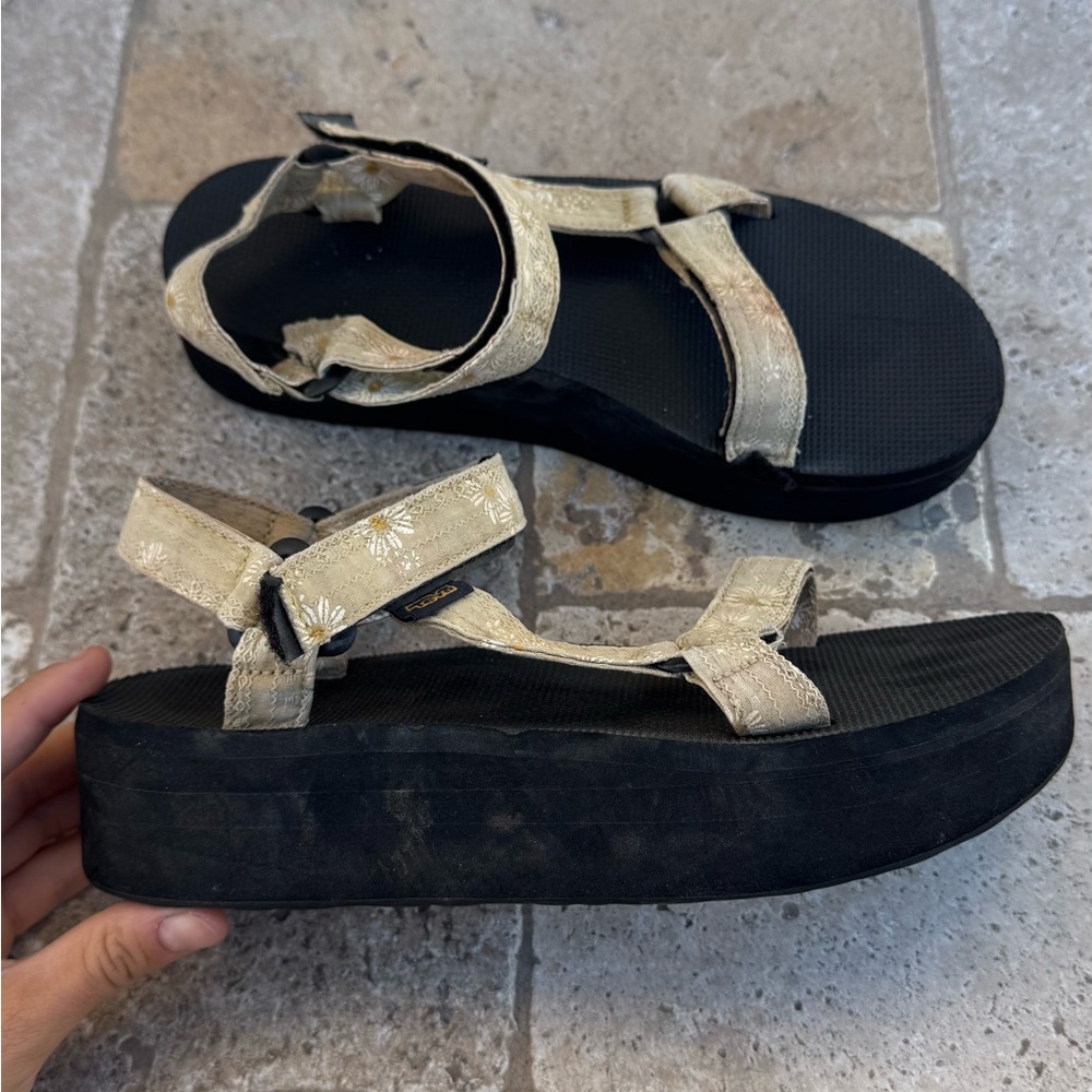 Teva platform Black and yellow Sandals